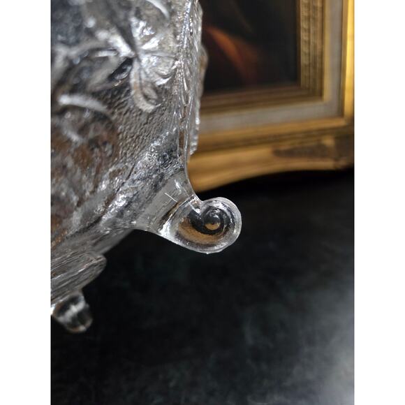 Vintage L.G. Wright 3-Footed Roses Scrolls Bowl 7.75" Pressed Glass Mid Century - Picture 5 of 8